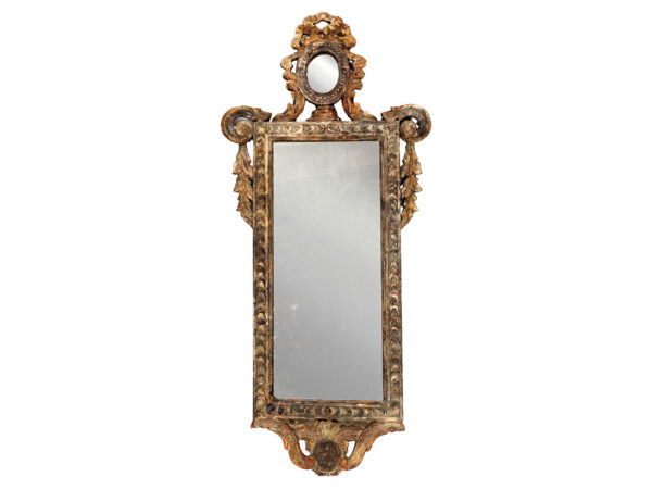 Spiegel in klassizistischer Form