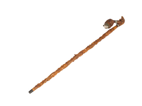 Pfeiffe mit geschnitzten Jagdmotiven