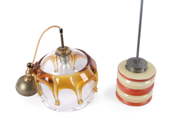 Zwei Designer-Deckenlampen