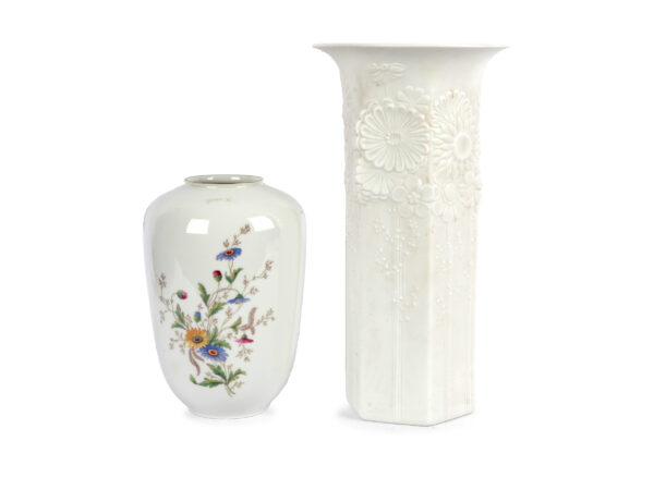 Zwei Porzellanvasen