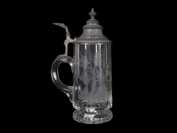 Glass jug with lid