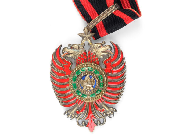 Order with neck ribbon