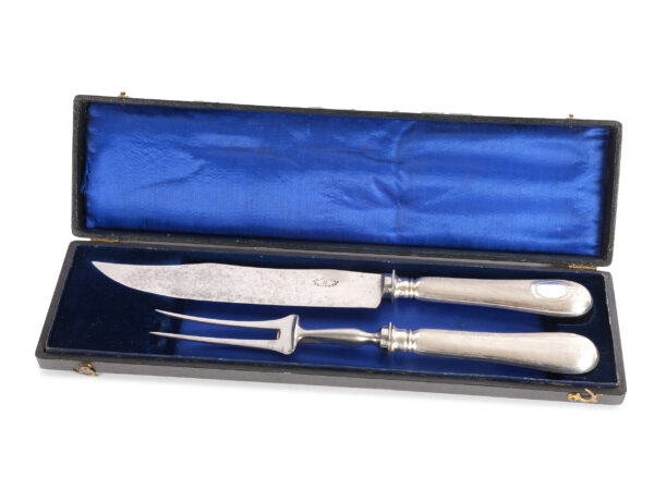 Carving set