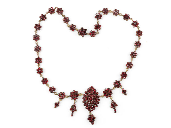 Women's necklace with garnets