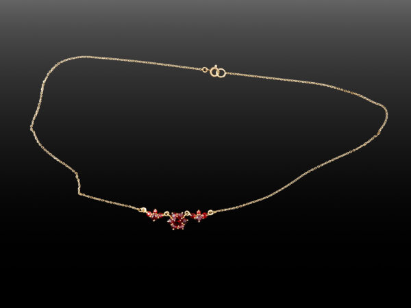 Necklace with garnet setting