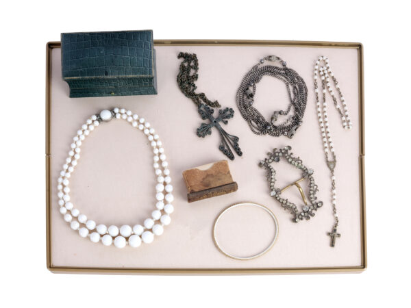 Konvolut Modeschmuck, Uhrenschachtel & Etui mit Bibelsprüchen