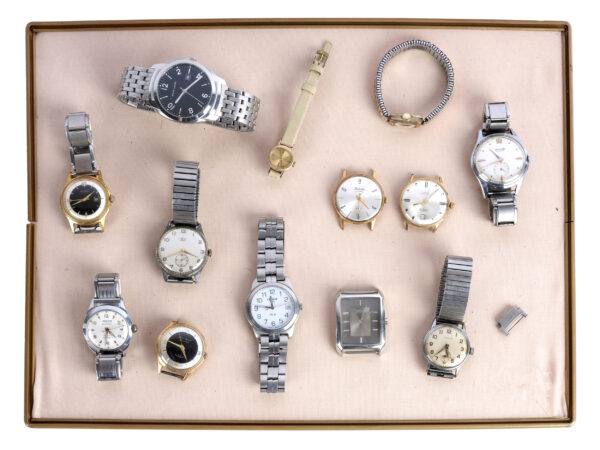 Konvolut von 13 Armbanduhren